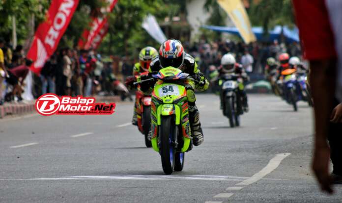 Indra Aditya Juara Umum Road Race Banggai (3)