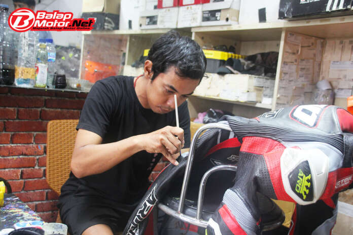 Florianus Roy saat me repaint Baju Balap