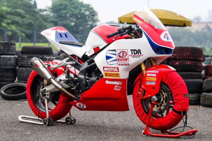 CBR250RR 43 Racing School