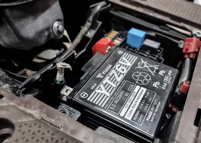 Ilustrasi - Melepas Aki