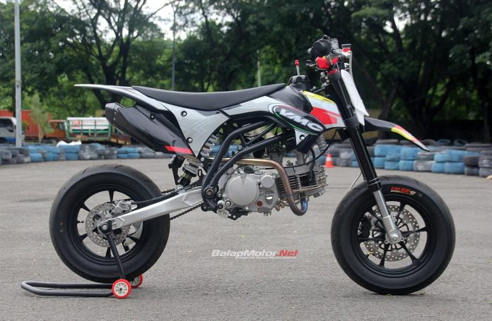 LENKA SM12 Supermoto1