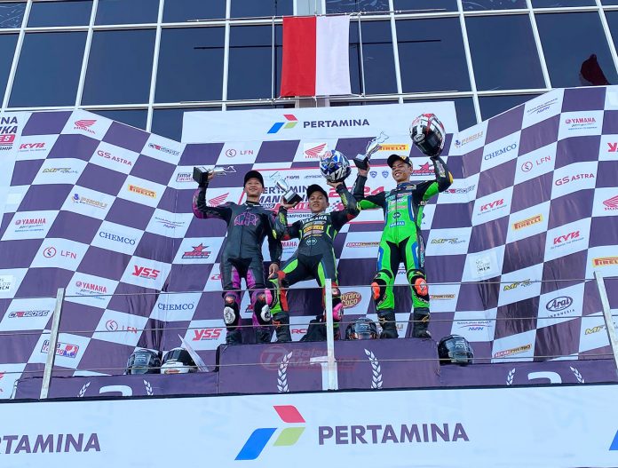 Podium Race 2 UB150