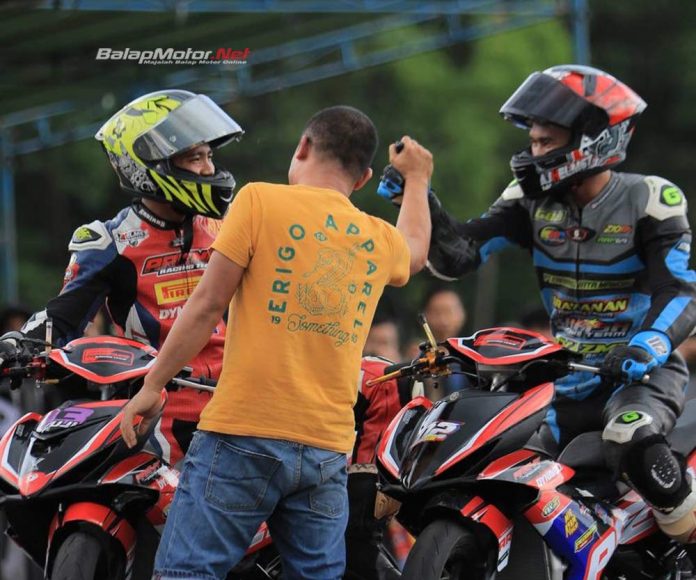 Azi Firdaus dan Ekal GB di Sintang