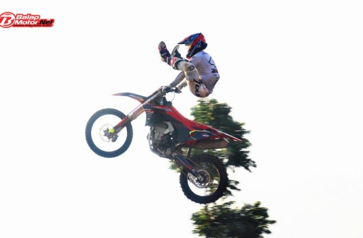 Cleosa Series Wonosobo: Zidane Terlalu Superior di Race 1 MX Open!
