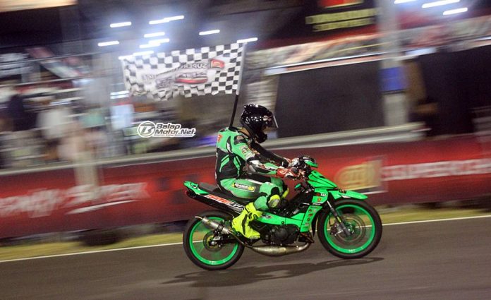 Alfi Husni SAE Juara Underbone Superprix Surabaya