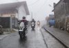 Aman Berkendara Saat Hujan, Pengendara Sepeda Motor Wajib Lebih Waspada